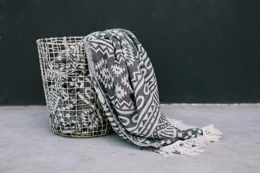Motif Blankets / Throw Black