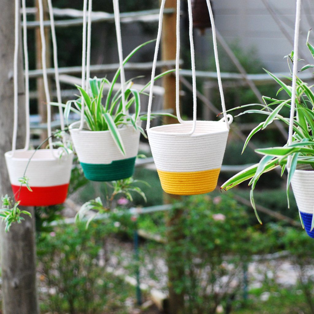 Hanging Planter - Red Block