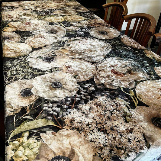 A Queen's Bouquet (Vintage) Tablecloth