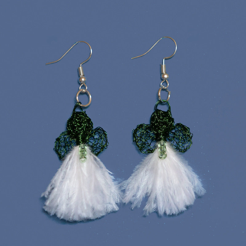 Karoo Angels - White Feathers and Leaf Green Wire Juweel Earrings