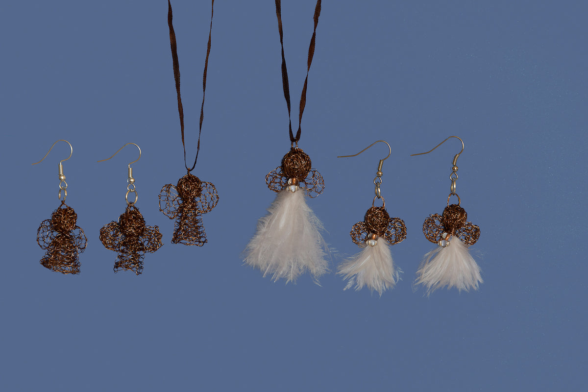 Karoo Angels - White Feathers and Amber  Wire Juweel Earrings